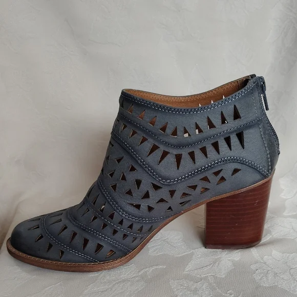 Sofft Perforated Gray Ankle Booties - Picture 7 of 13